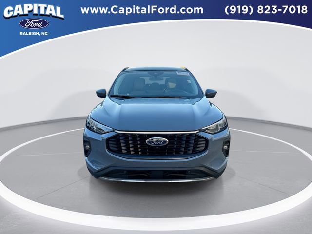 Certified 2025 Ford Escape Platinum w/ Premium Technology Package image 9