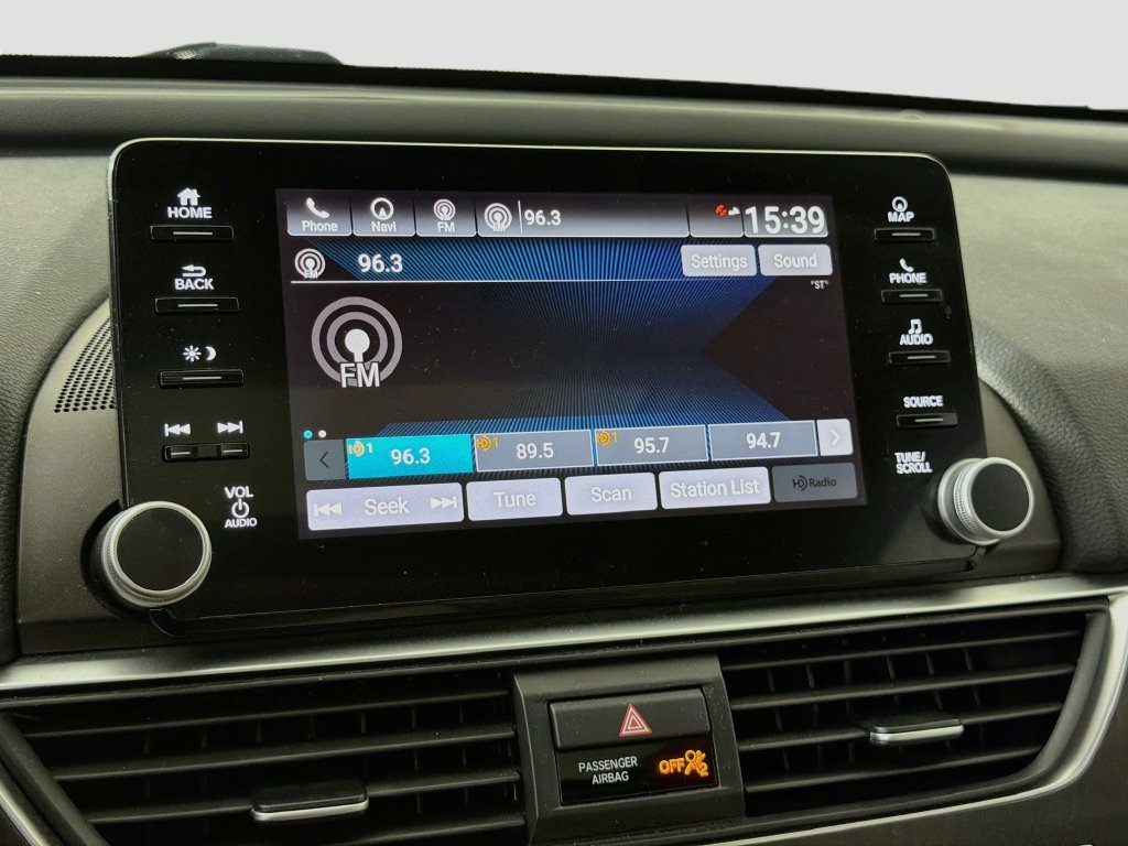 Used 2018 Honda Accord Touring image 16