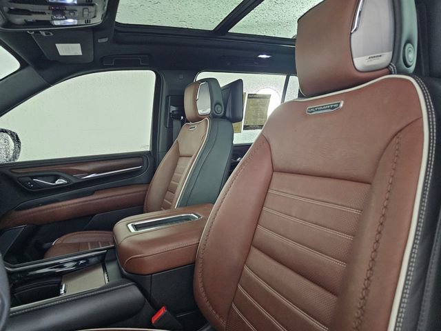 Used 2023 GMC Yukon XL Denali Ultimate AWD/4WD image 24