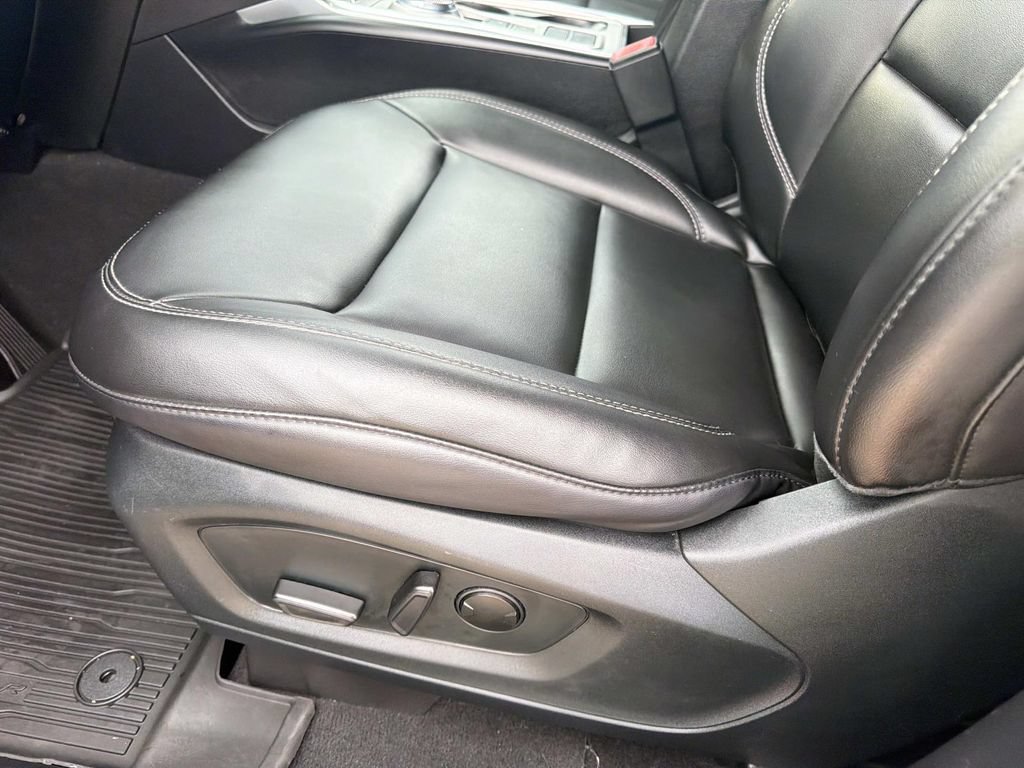 Certified 2022 Ford Explorer XLT w/ Equipment Group 202A RWD image 19