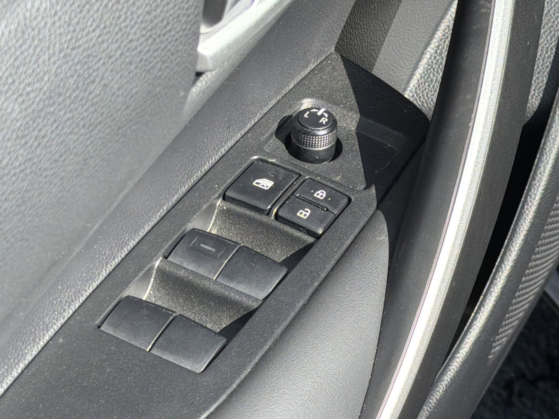 Used 2024 Toyota Corolla SE image 26