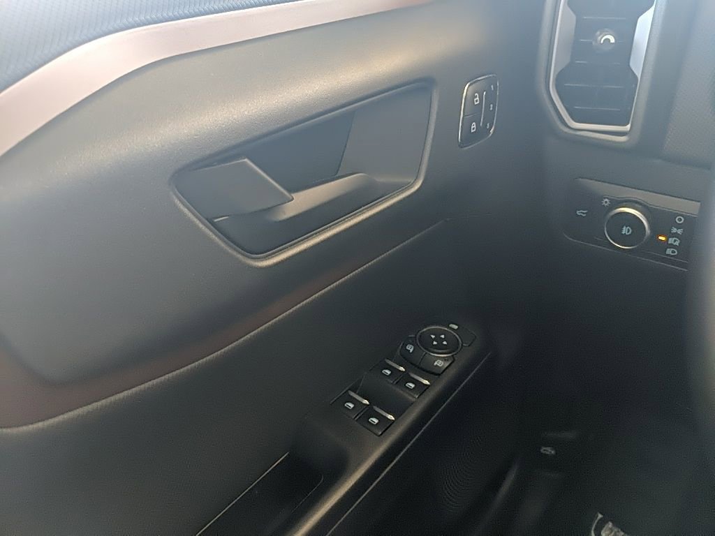Certified 2025 Ford Bronco Sport Outer Banks w/ Outer Banks Tech Package+ AWD/4WD image 29