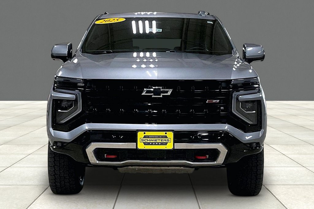 Used 2025 Chevrolet Suburban Z71 AWD/4WD image 3