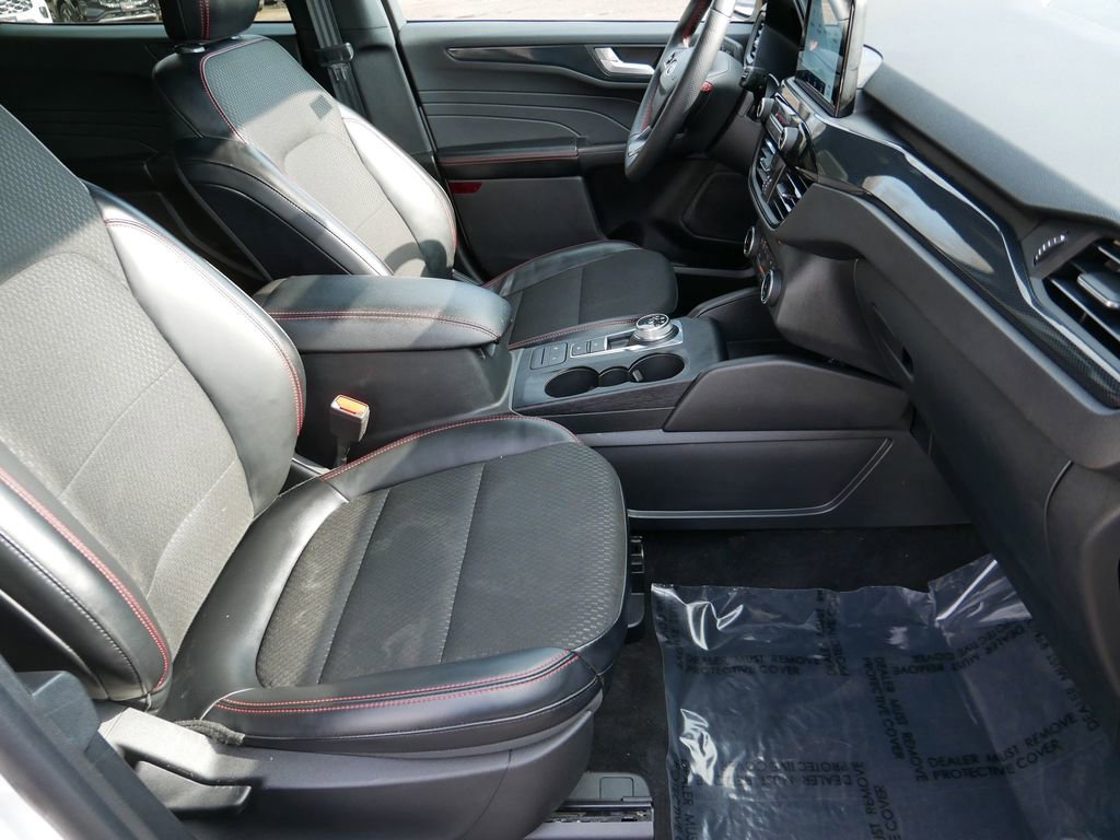 Certified 2025 Ford Escape ST-Line AWD/4WD image 8