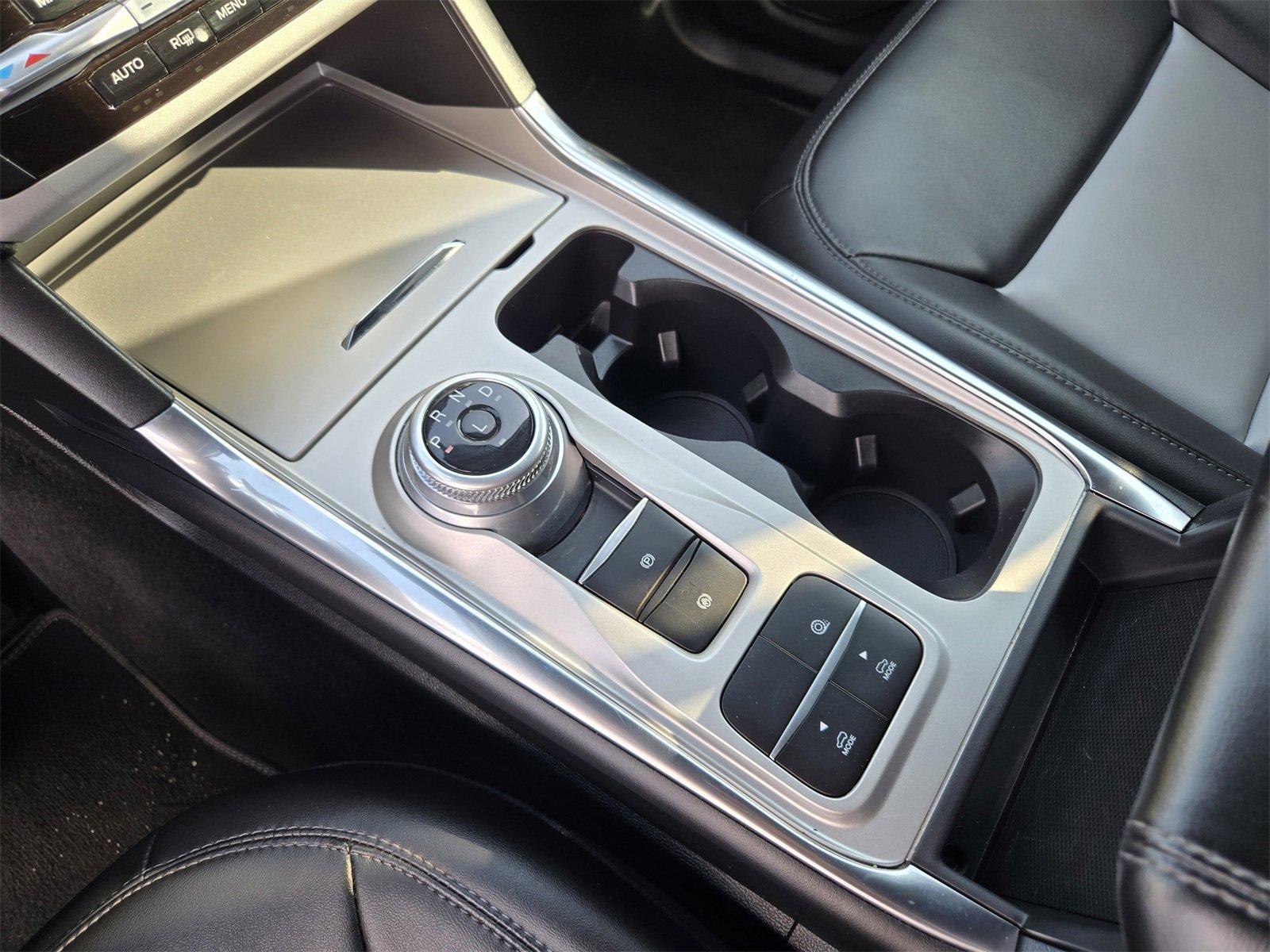 Certified 2022 Ford Explorer XLT w/ Equipment Group 202A image 18