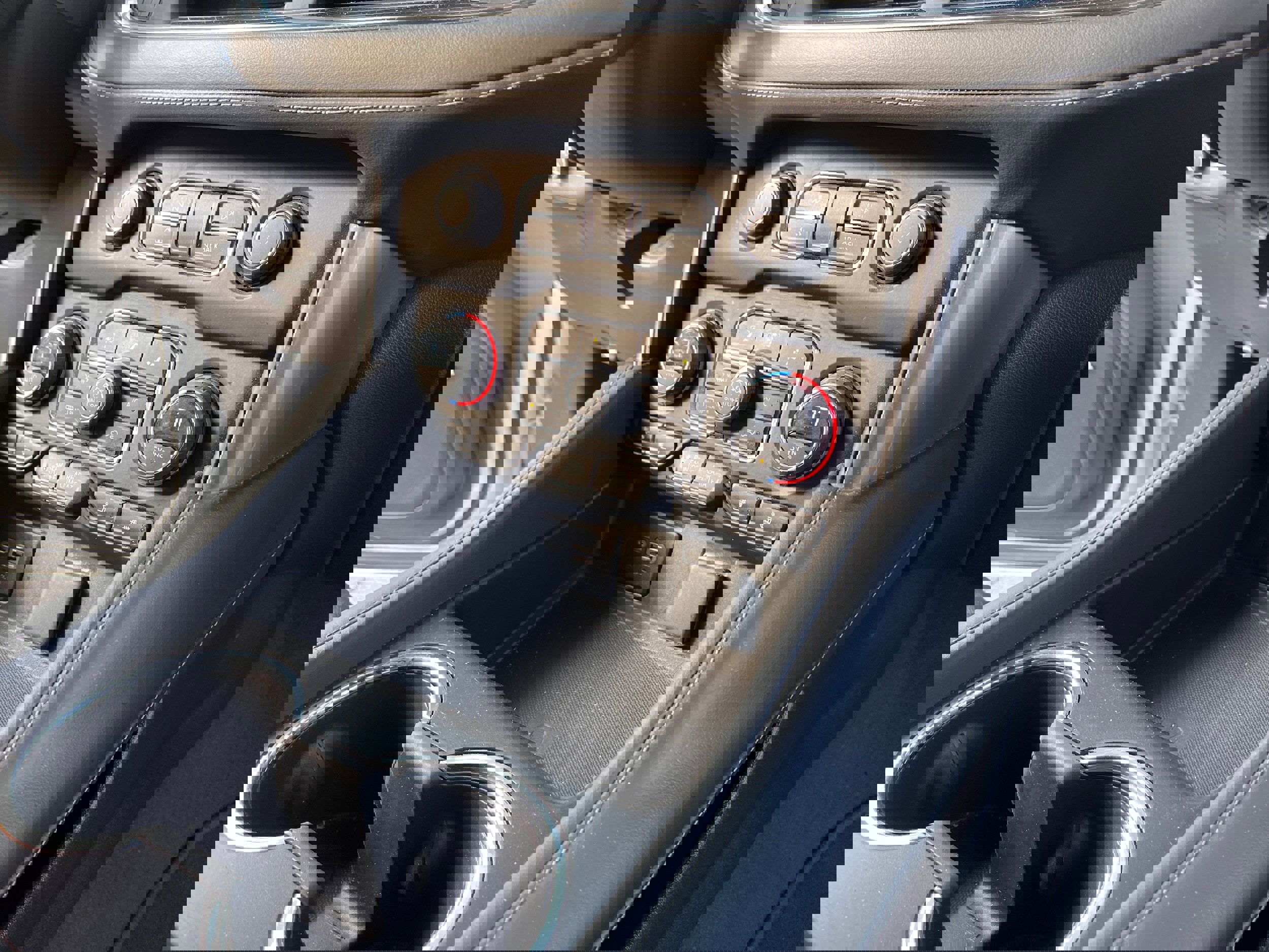 Used 2023 Chevrolet Suburban LT image 18