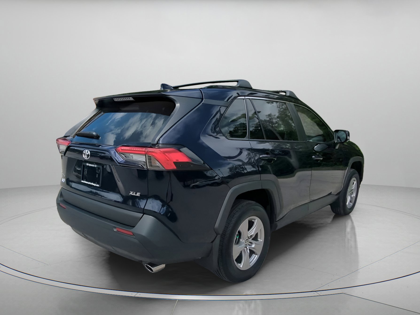 Used 2025 Toyota RAV4 XLE w/ Convenience Package FWD image 23