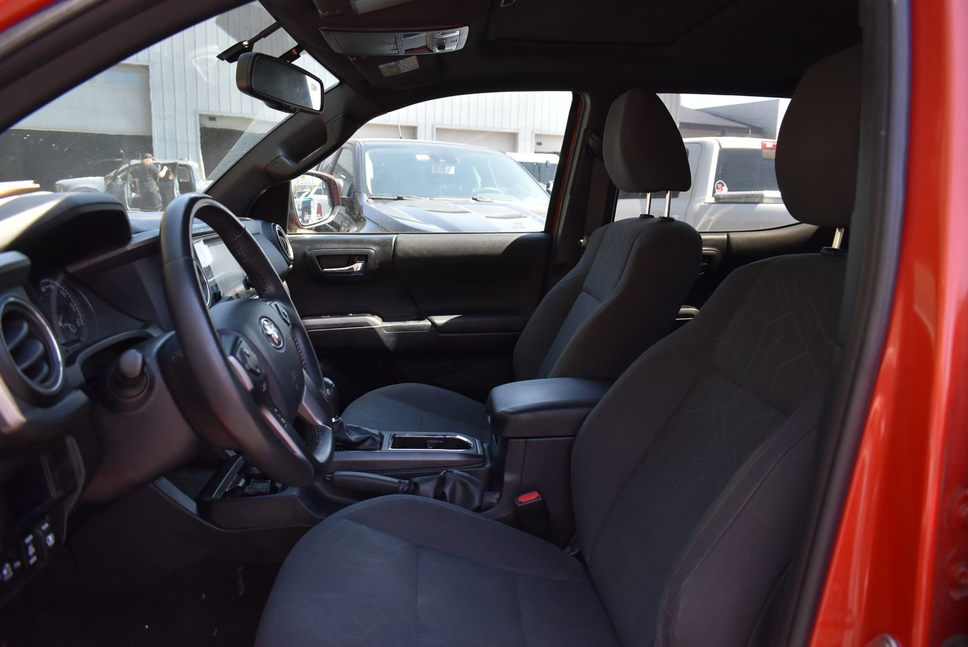 Used 2017 Toyota Tacoma TRD Sport w/ Premium & Technology Package image 13