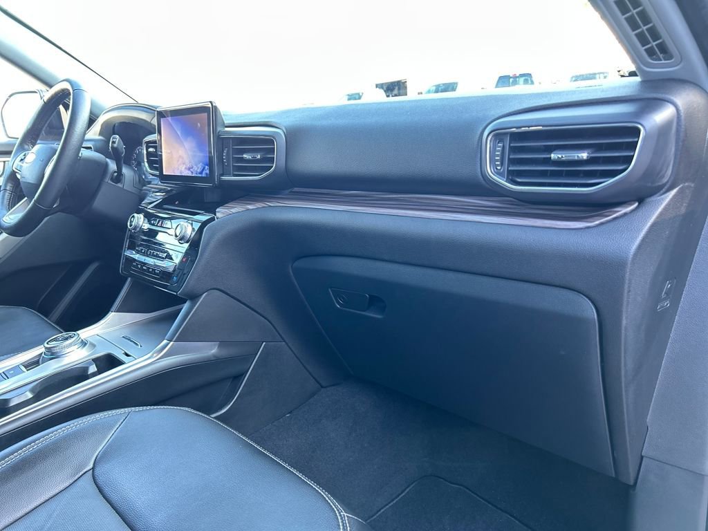 Certified 2022 Ford Explorer Limited w/ Equipment Group 301A image 16