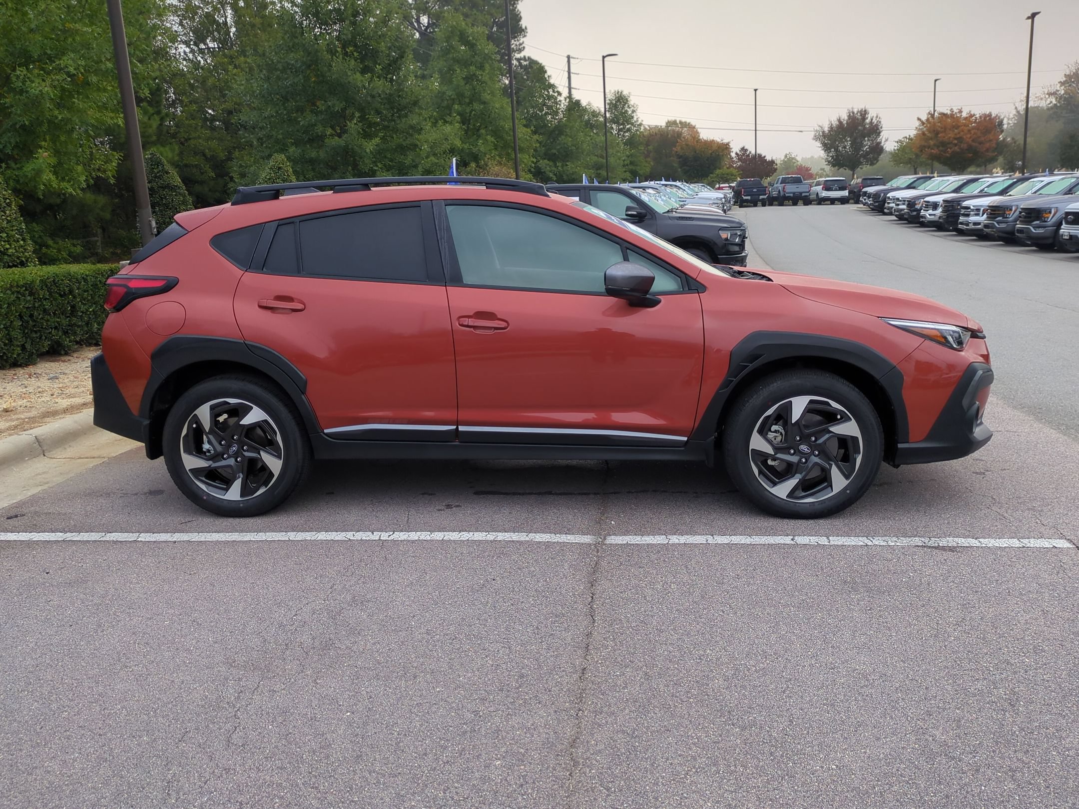 Used 2024 Subaru Crosstrek 2.5i Limited w/ Crosstrek Mirror Package AWD/4WD image 3