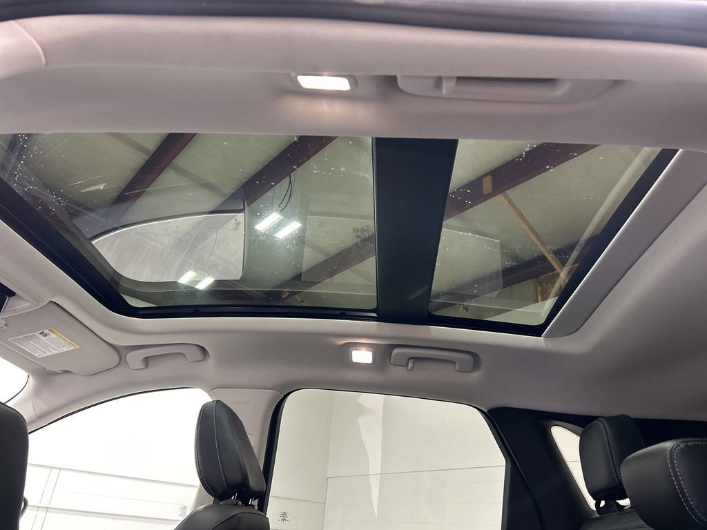 Certified 2022 Ford Escape Titanium image 30