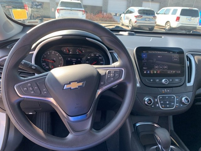 Used 2024 Chevrolet Malibu LT image 19
