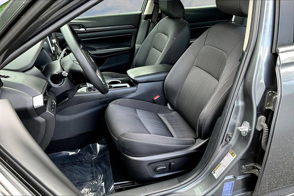Used 2024 Nissan Altima 2.5 SV FWD image 23