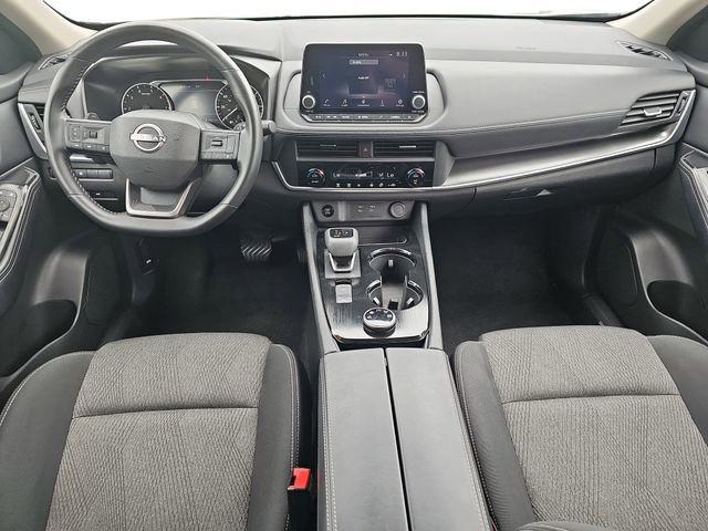 Used 2025 Nissan Rogue SV AWD/4WD image 11