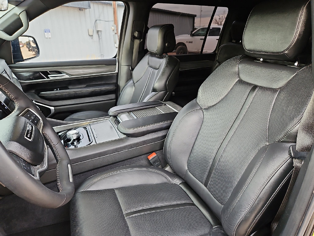 Used 2024 Jeep Wagoneer Series II AWD/4WD image 20