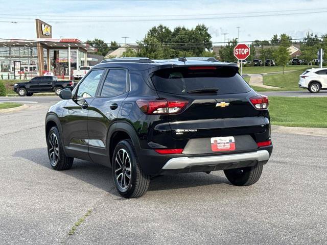 Used 2025 Chevrolet TrailBlazer LT AWD/4WD image 7