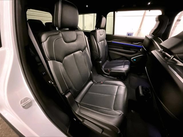 Used 2021 Jeep Grand Cherokee L Overland w/ Luxury Tech Group IV AWD/4WD image 26