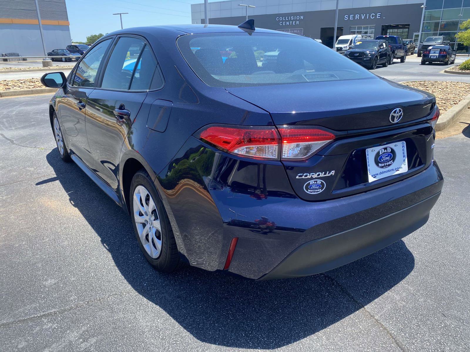 Used 2023 Toyota Corolla LE FWD image 5