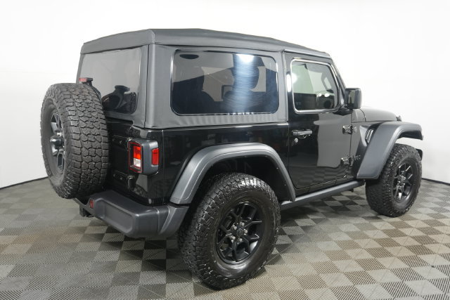 Used 2025 Jeep Wrangler Sport AWD/4WD image 3