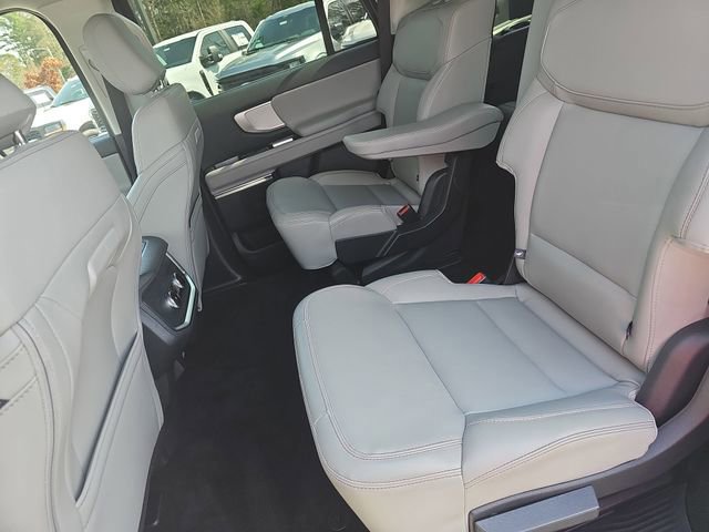 Certified 2025 Ford Expedition Active image 15