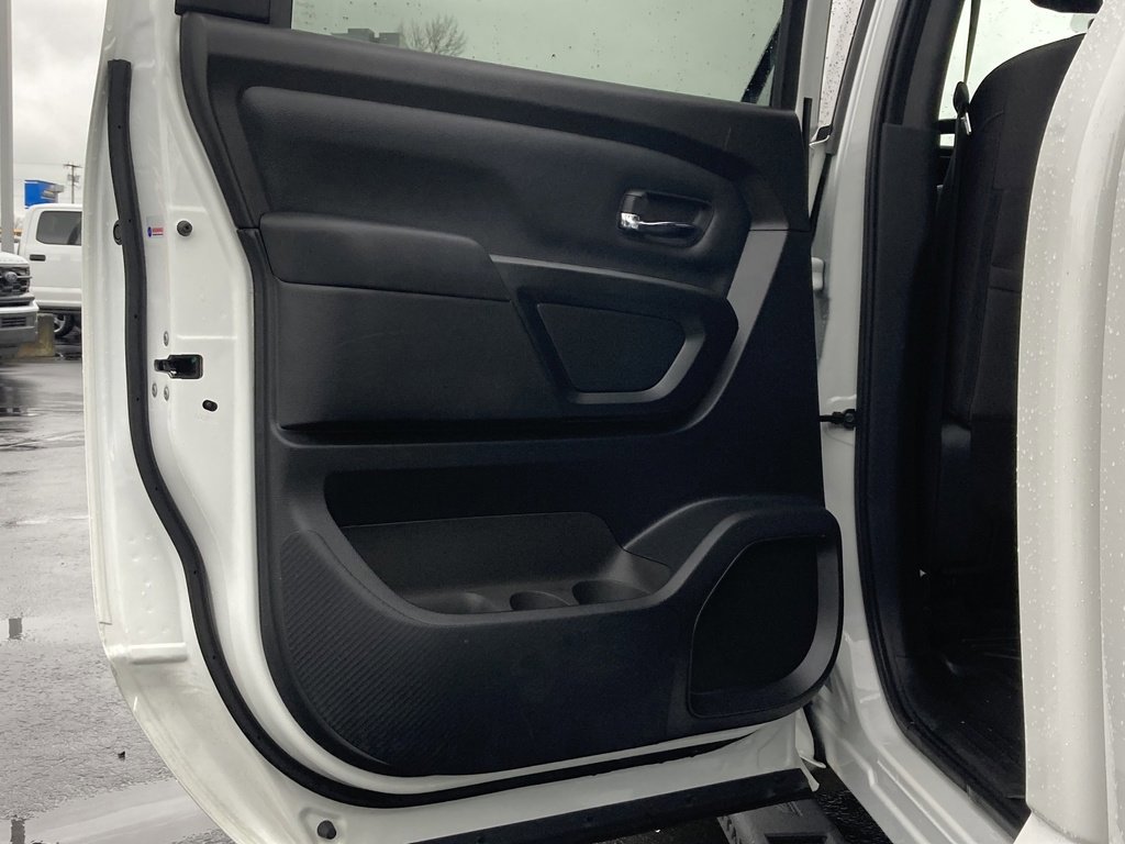 Used 2023 Nissan Titan SV w/ SV Convenience Package image 33