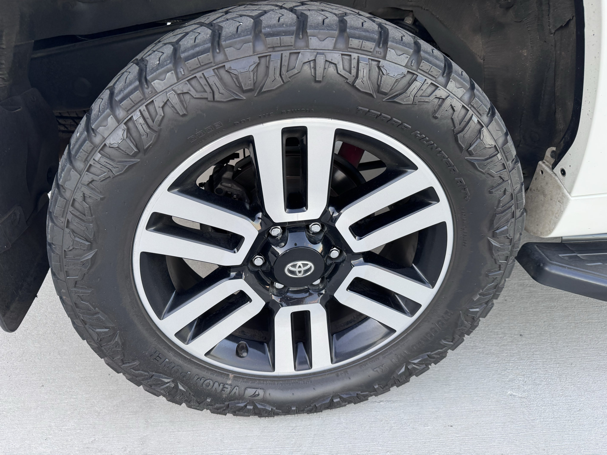 Used 2023 Toyota 4Runner Limited AWD/4WD image 33