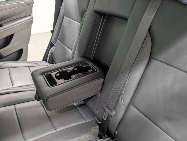 Used 2022 Chevrolet Tahoe LT w/ Luxury Package AWD/4WD image 17
