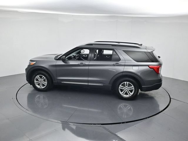 Certified 2021 Ford Explorer XLT w/ Equipment Group 202A AWD/4WD image 46