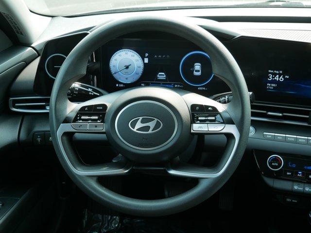 Used 2024 Hyundai Elantra SEL FWD image 17