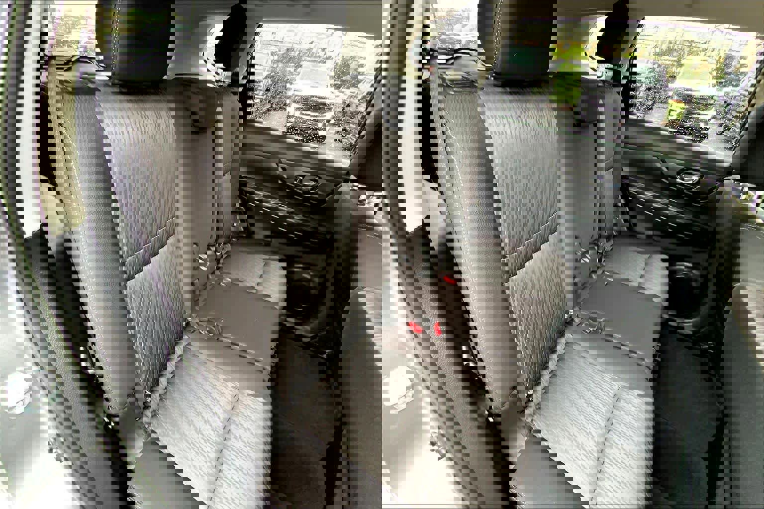 Used 2019 Nissan Rogue SV w/ Premium Package image 18