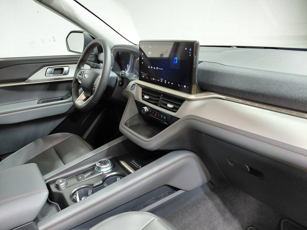 Certified 2025 Ford Explorer Active w/ Active Comfort Package AWD/4WD image 26