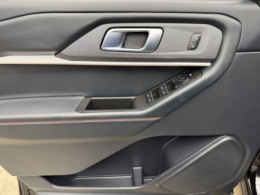 Certified 2025 Ford Explorer ST-Line AWD/4WD image 12