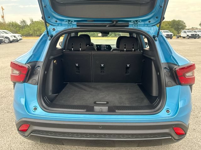 Used 2025 Chevrolet Trax RS w/ Sunroof Package FWD image 23