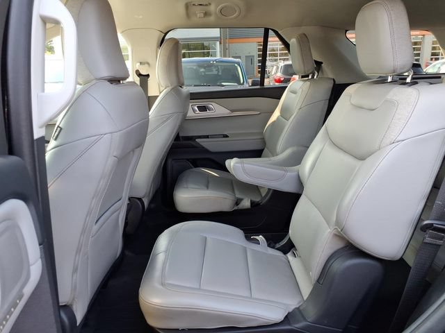 Certified 2025 Ford Explorer Active w/ Active Comfort Package AWD/4WD image 8