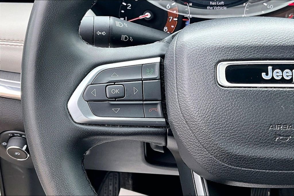 Used 2023 Jeep Compass Limited AWD/4WD image 17