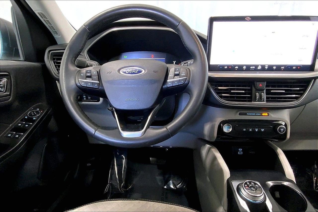 Certified 2023 Ford Escape Active w/ Tech Pack #1 FWD image 4