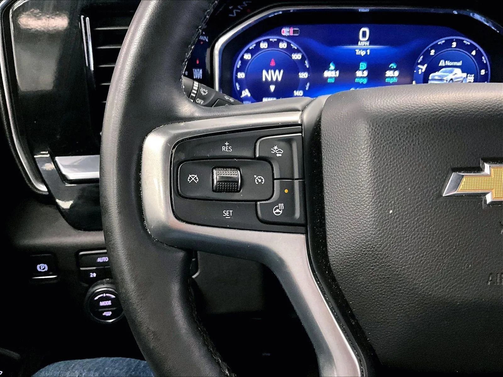 Used 2024 Chevrolet Silverado 1500 LT image 17