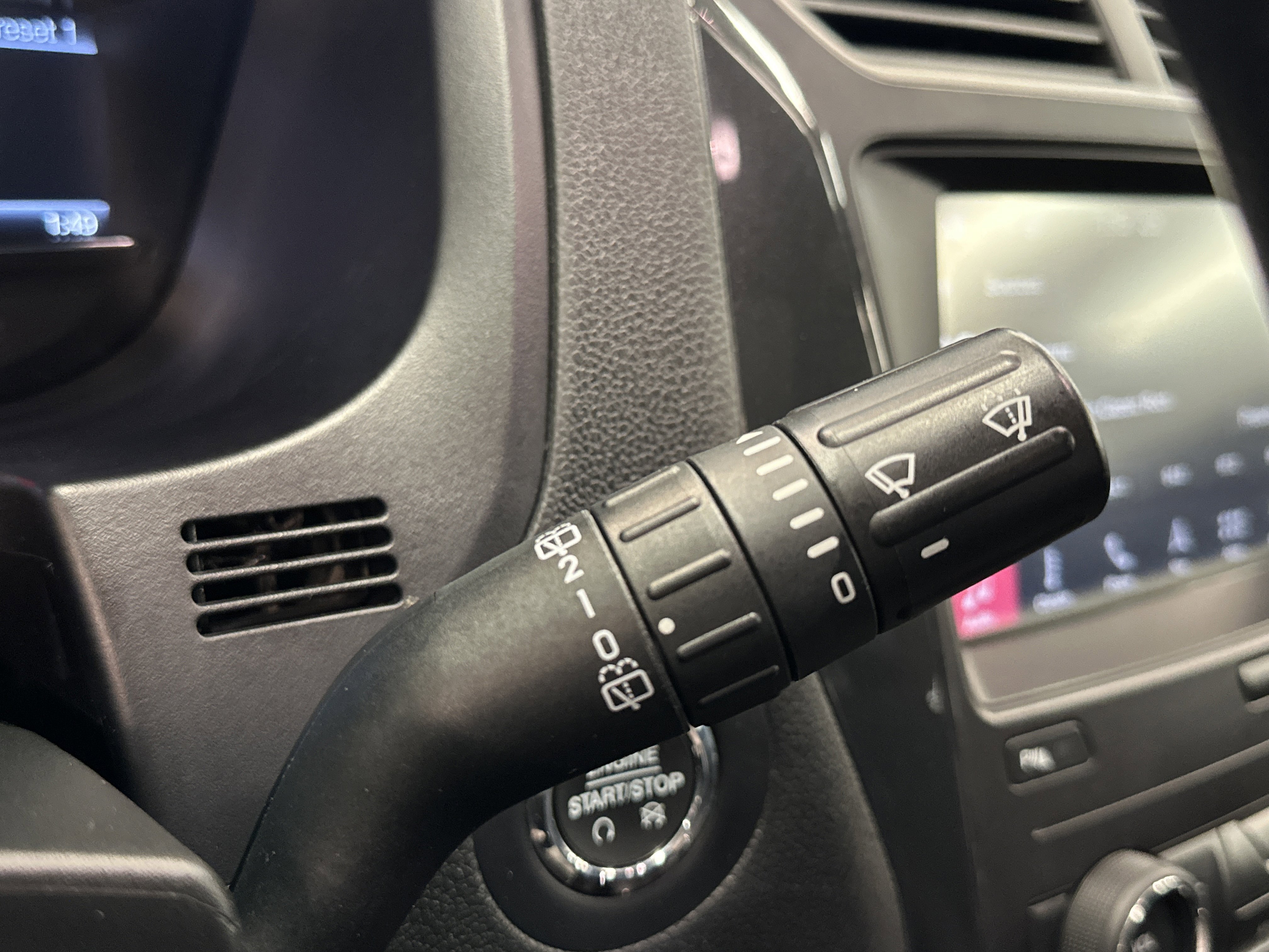 Certified 2019 Ford Explorer XLT w/ Equipment Group 202A image 38