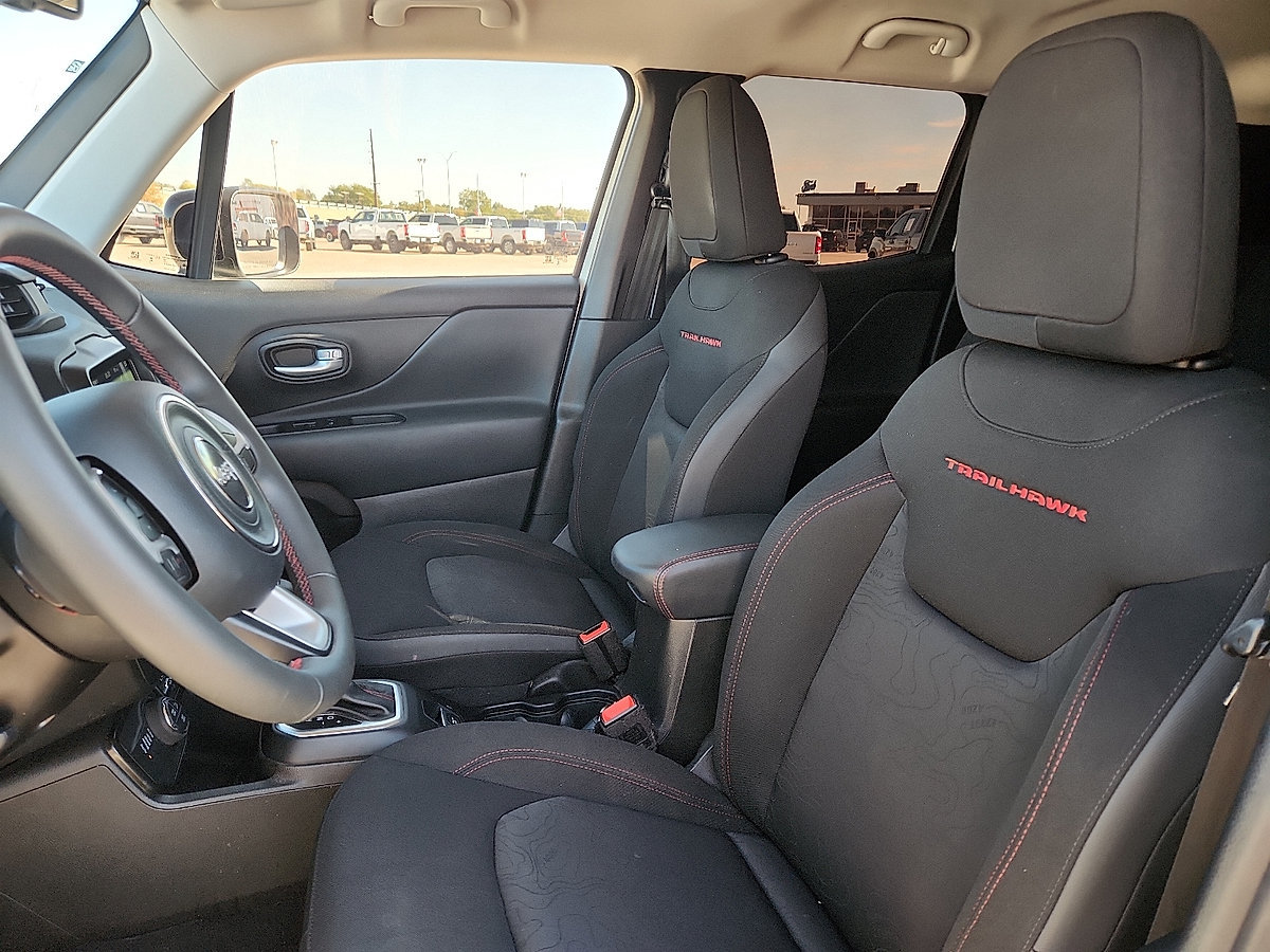 Used 2023 Jeep Renegade Trailhawk AWD/4WD image 8