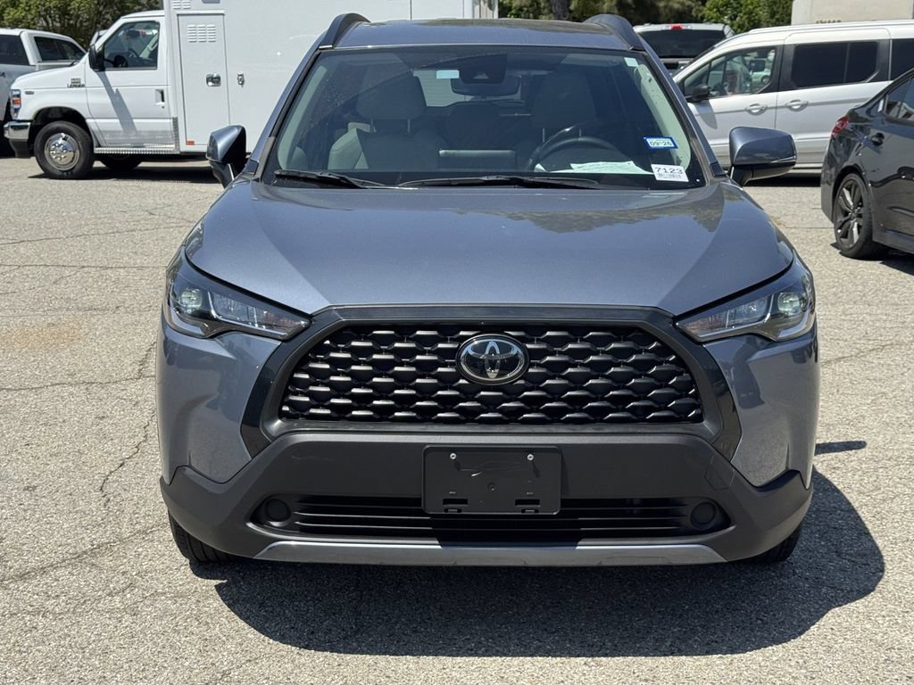 Used 2022 Toyota Corolla Cross LE FWD image 2