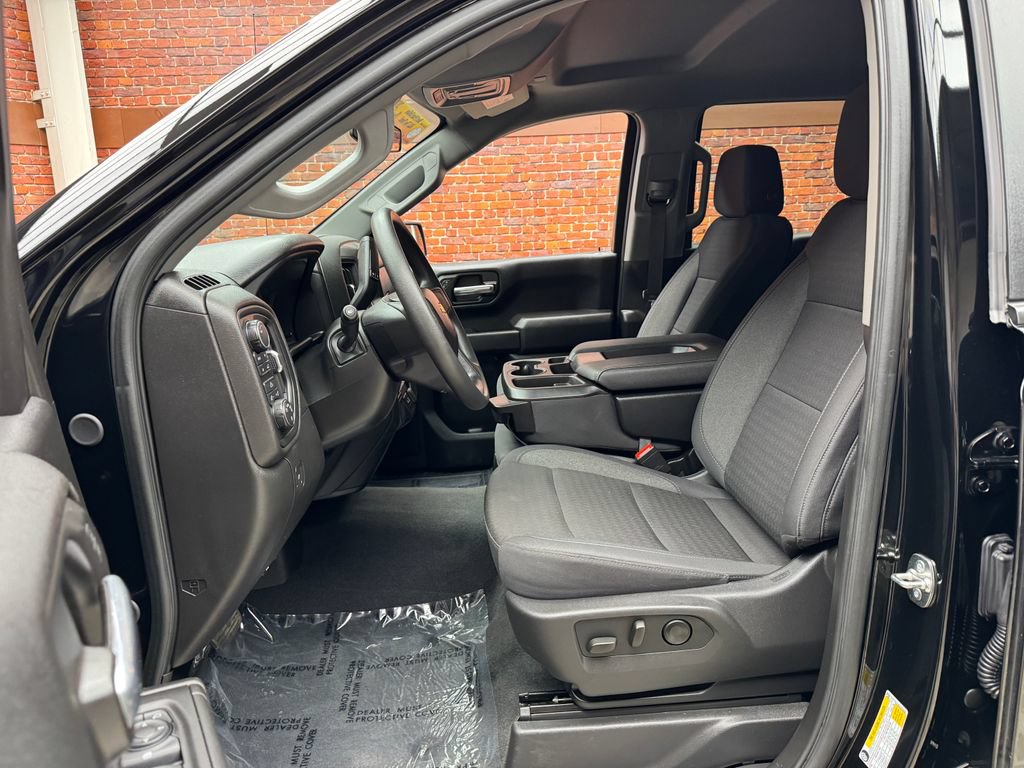 Used 2025 Chevrolet Silverado 1500 Custom w/ Turbomax Blackout Package AWD/4WD image 23