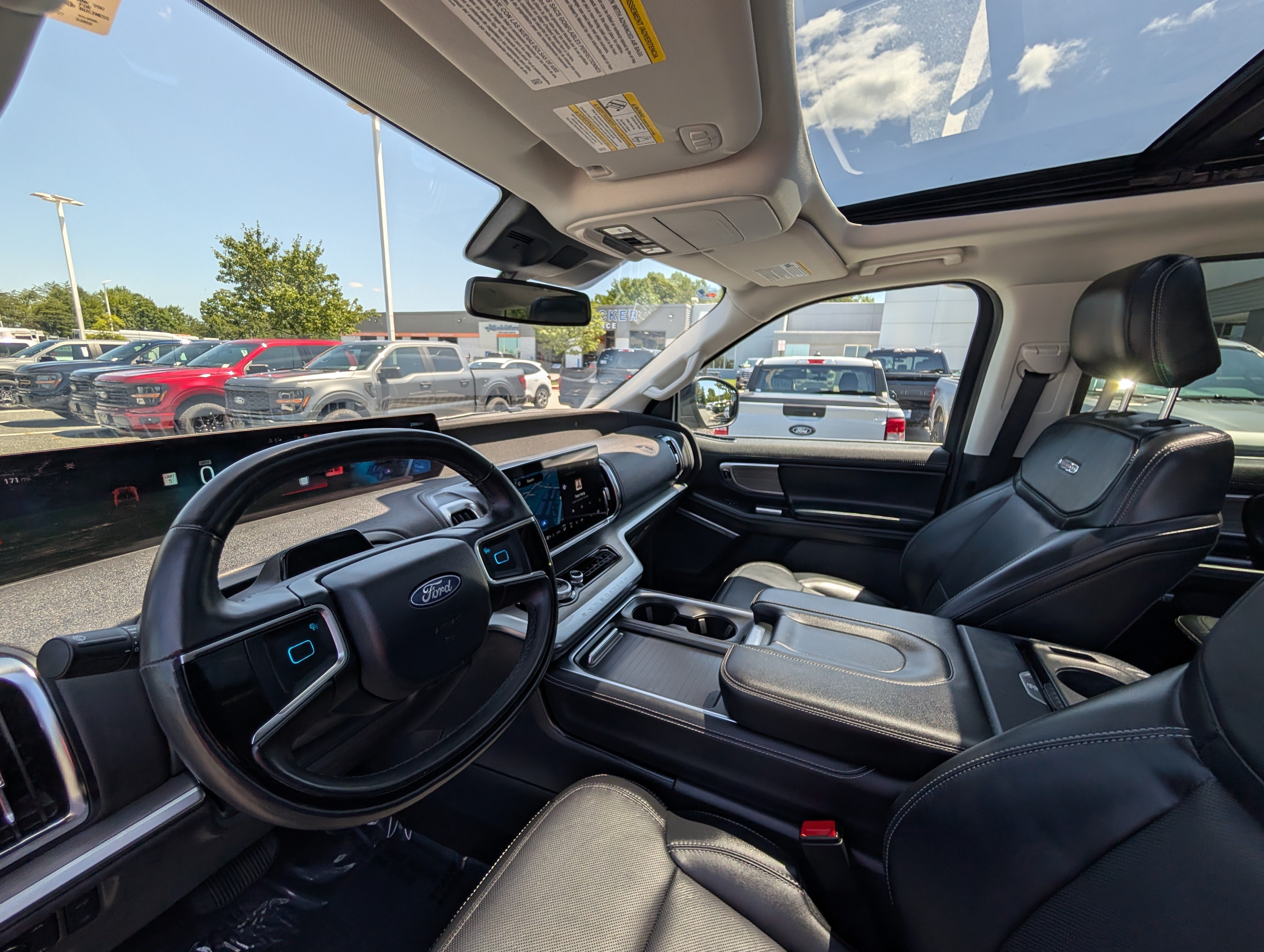 Certified 2025 Ford Expedition Platinum AWD/4WD image 18