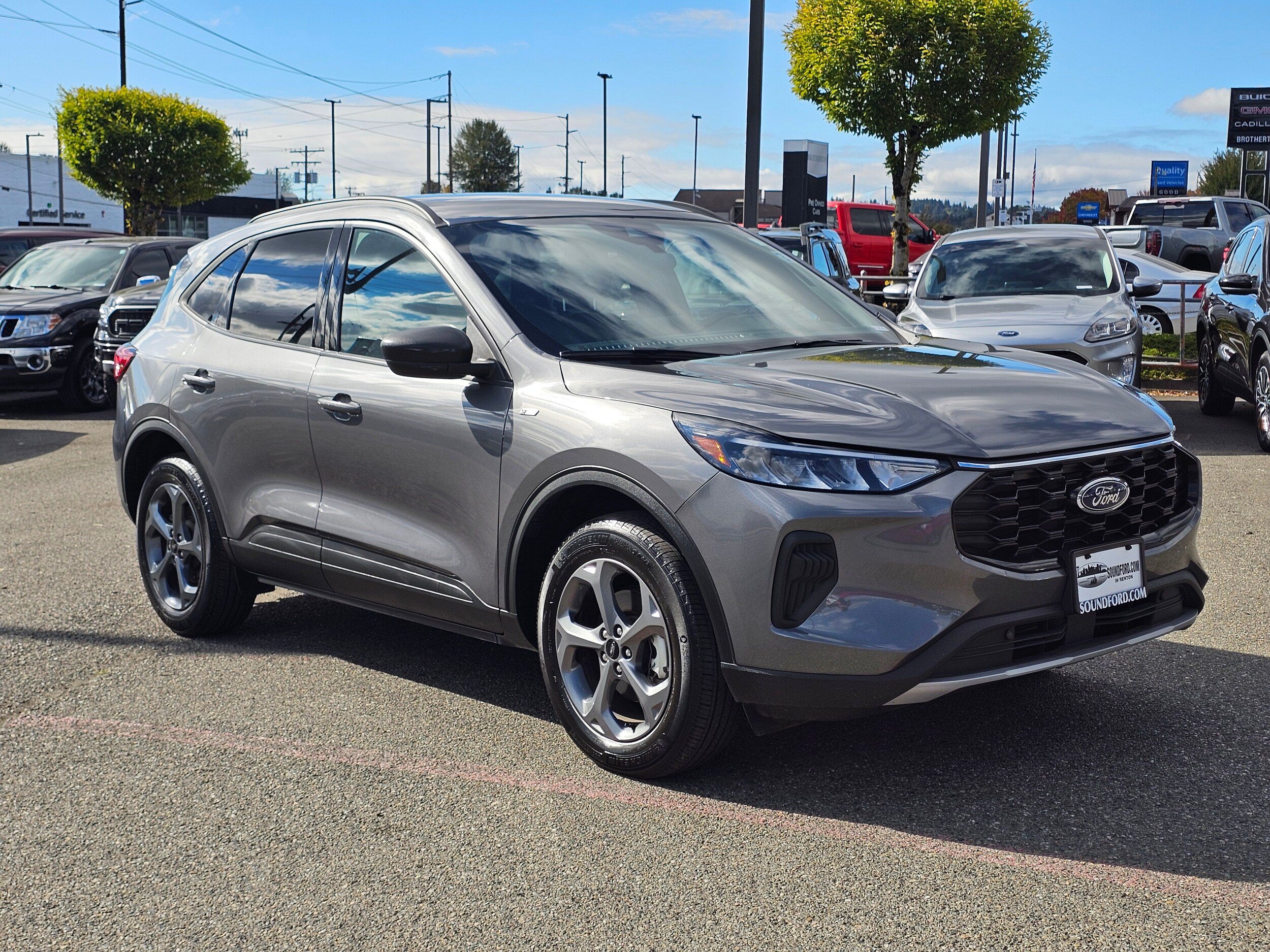 Certified 2025 Ford Escape ST-Line AWD/4WD image 3