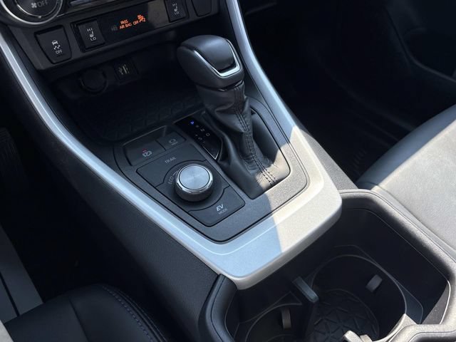 Used 2025 Toyota RAV4 XSE w/ Weather Package AWD/4WD image 32