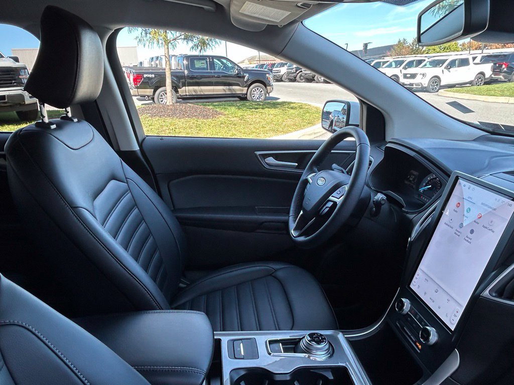Certified 2024 Ford Edge SEL w/ Convenience Package AWD/4WD image 32