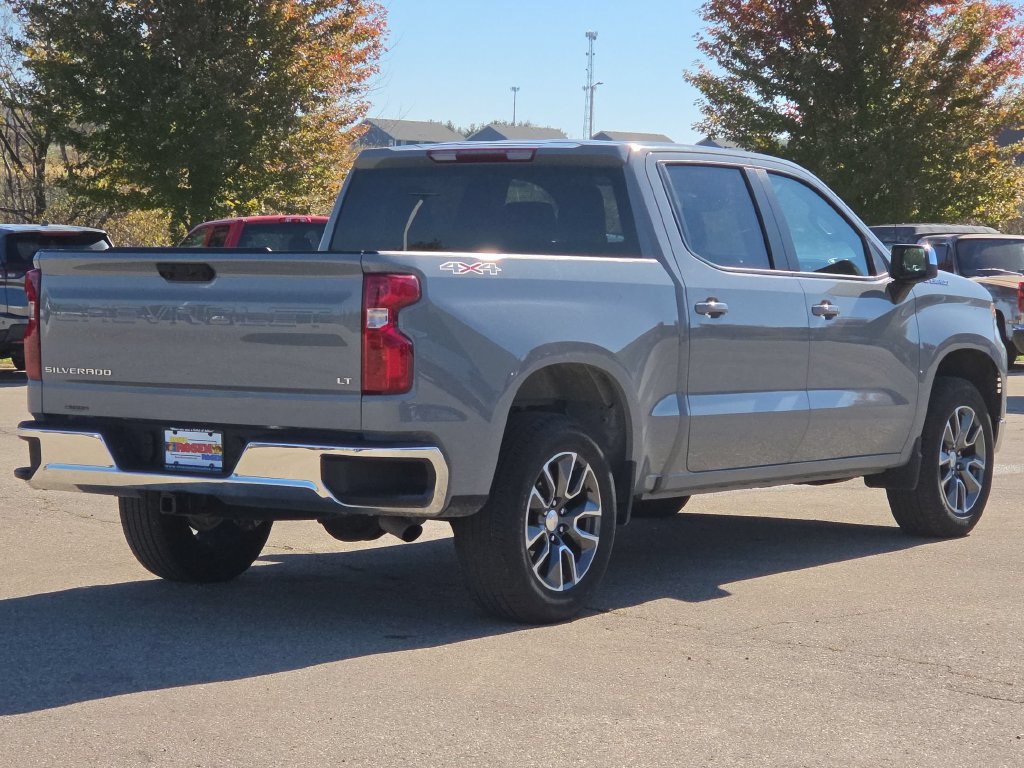 Used 2024 Chevrolet Silverado 1500 LT AWD/4WD image 3