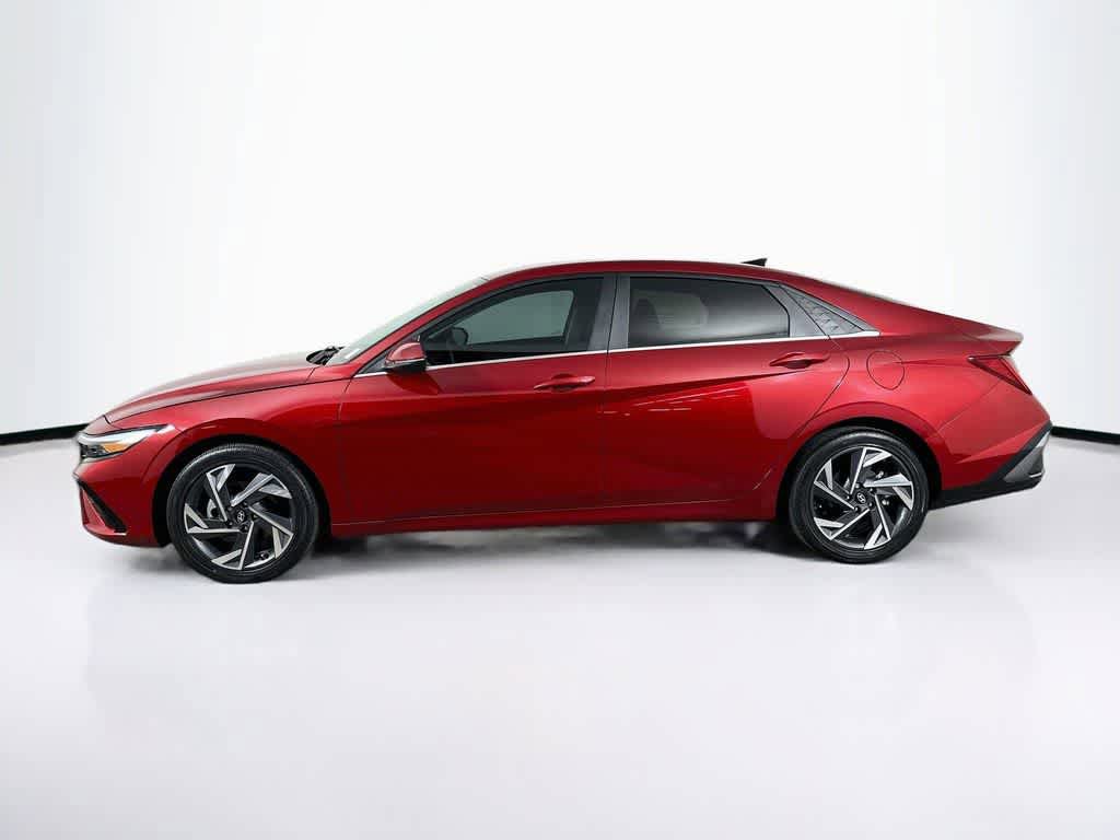 Used 2024 Hyundai Elantra Limited FWD image 3