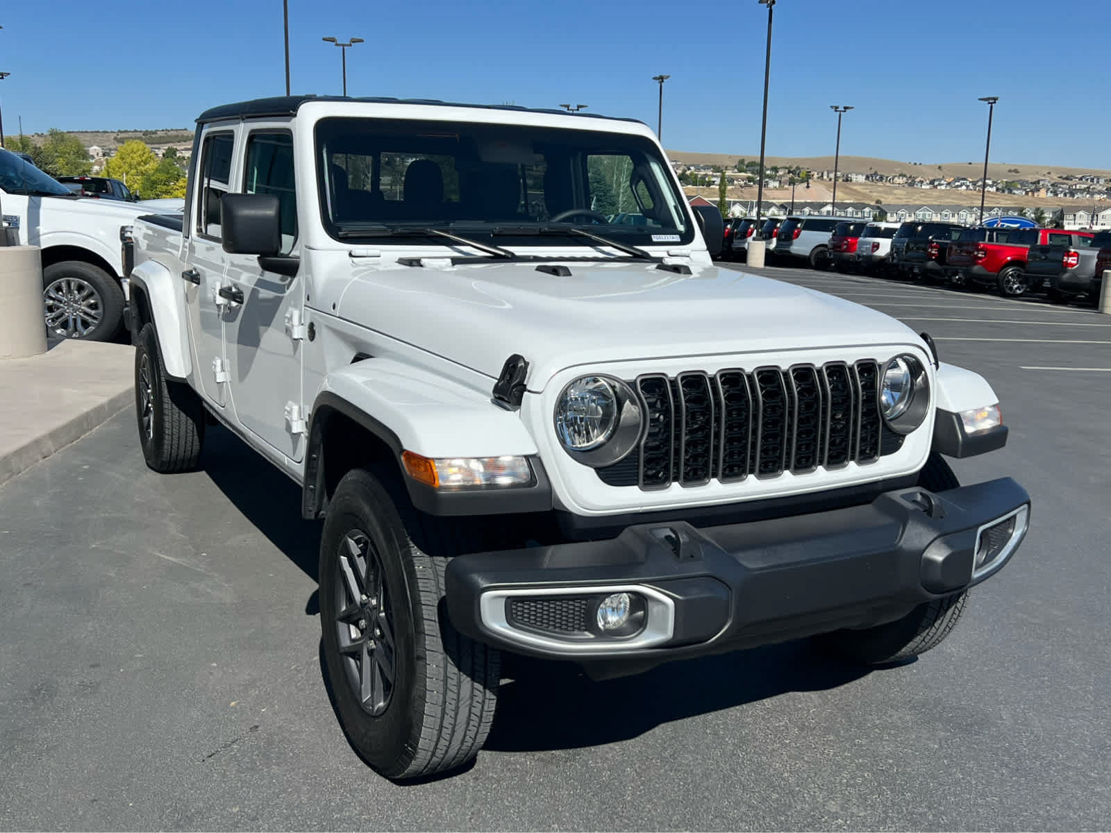 Used 2024 Jeep Gladiator Sport AWD/4WD image 4