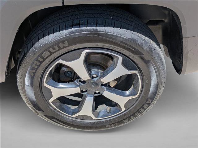 Used 2019 Jeep Renegade Trailhawk w/ Cold Weather Group II AWD/4WD image 25