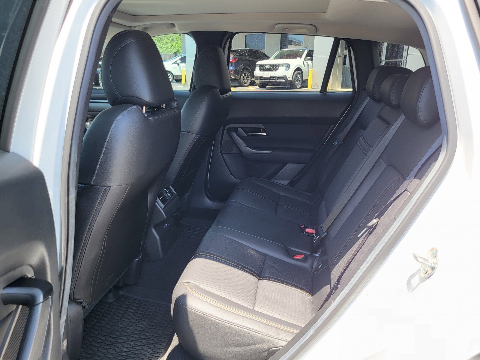 Used 2025 MAZDA CX-50 AWD 2.5 S w/ Weather Package image 17
